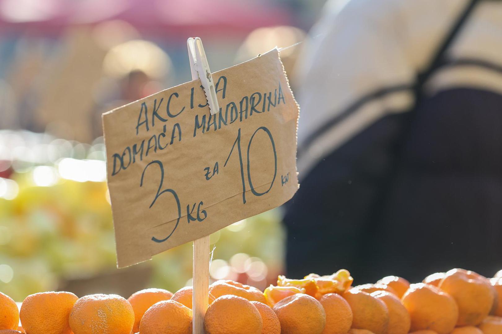 31.12.2022., Zagreb - Na trznici Dolac cijene po posljednji dan izrazene u kunama. Photo: Luka Stanzl/PIXSELL