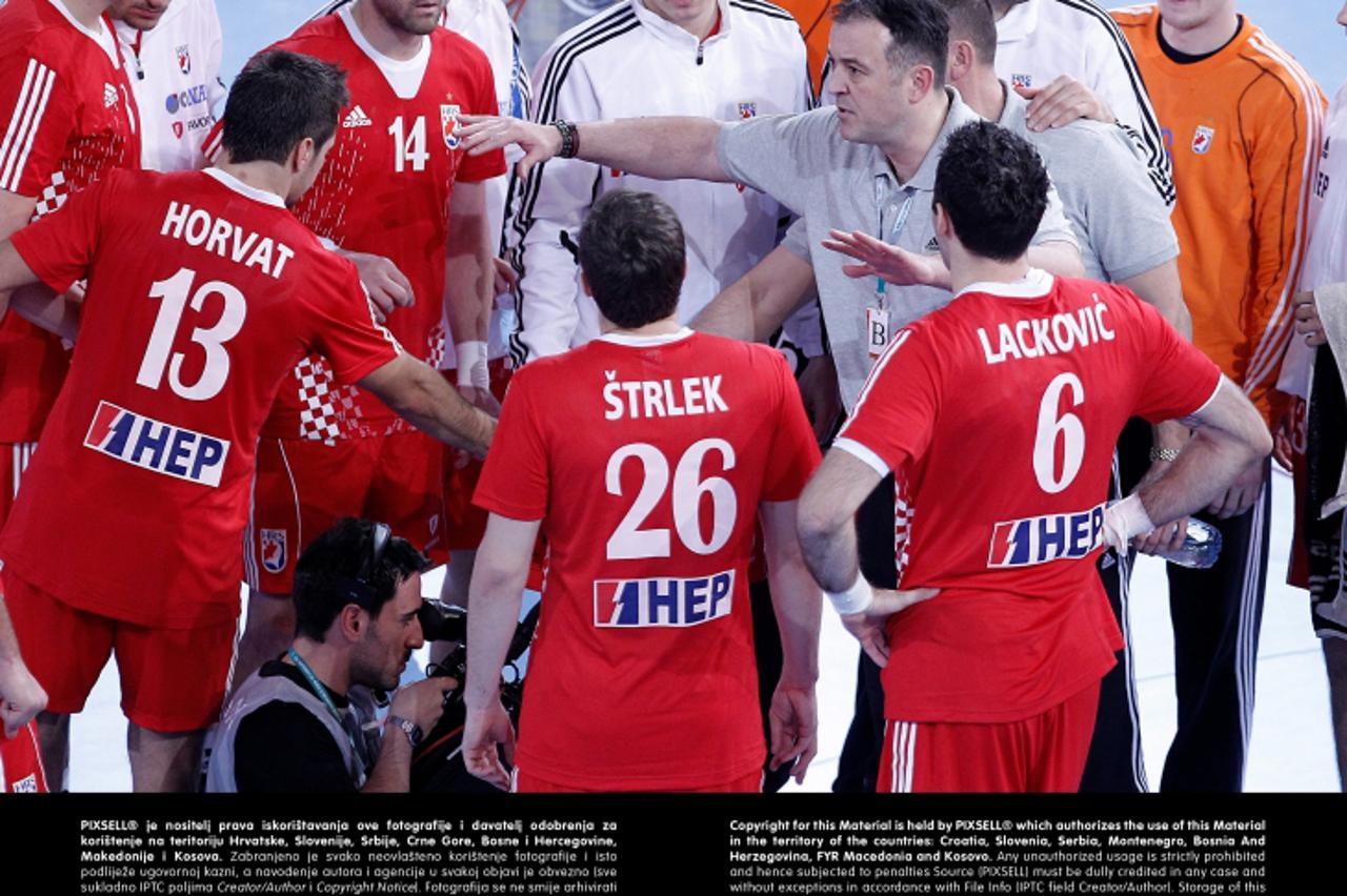 'Croatia\'s coach Slavko Goluza in time out during 23rd Men\'s Handball World Championship preliminary round match.January 12 ,2013. Foto © nph / Acero) *** Local Caption ***'