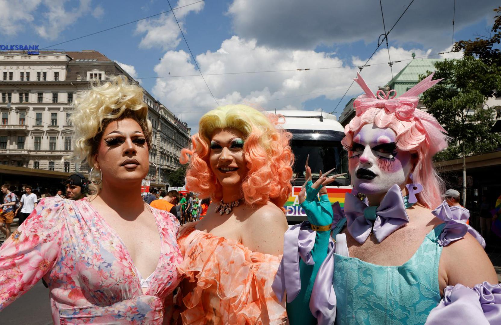 People attend a march to celebrate LGBTQ+ rights at the annual pride parade in Vienna, Austria, June 17, 2023. REUTERS/Leonhard Foeger Photo: LEONHARD FOEGER/REUTERS