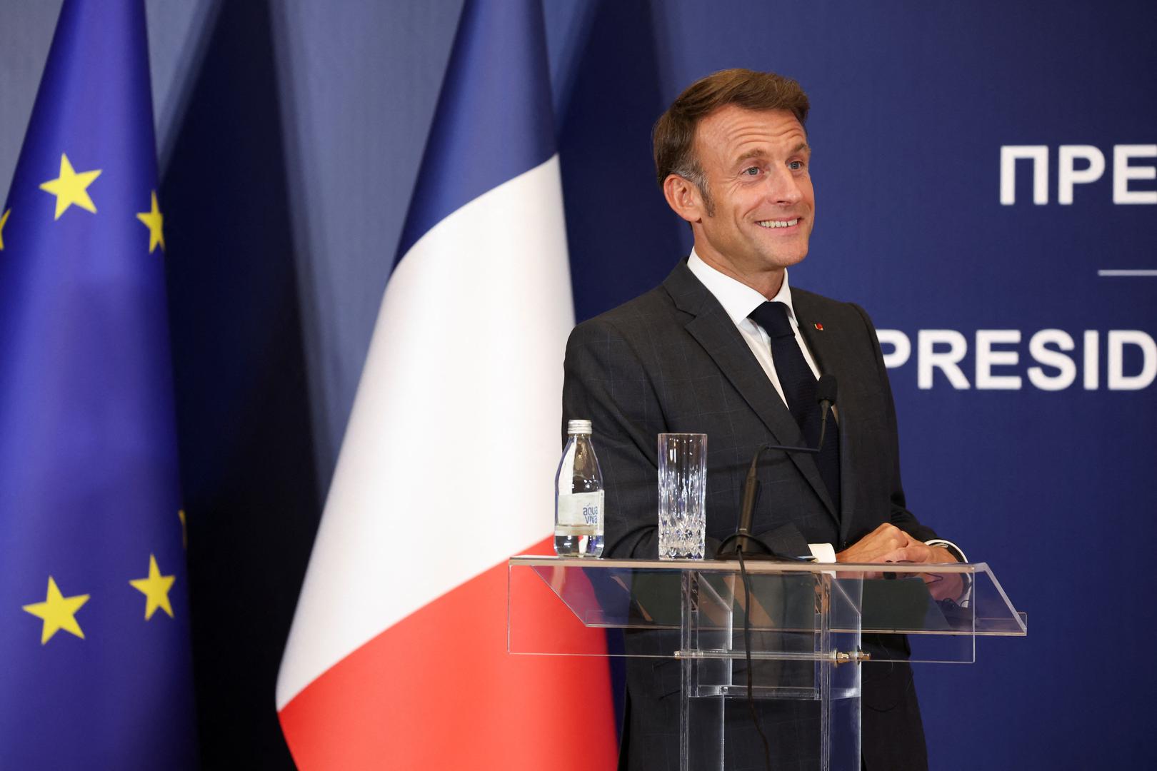 French President Emmanuel Macron smiles during a joint press conference with Serbian President Aleksandar Vucic (not pictured), at the Palace of Serbia building in Belgrade, Serbia, August 29, 2024. REUTERS/Djordje Kojadinovic Photo: DJORDJE KOJADINOVIC/REUTERS