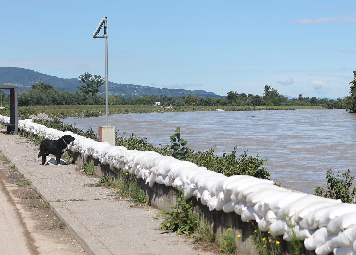 07.08.2023., Samobor, Medsave - Stanovnici Medsave postavili su mirni jer je opasnost prosla i razina rijeke Save je pala. Photo: Marko Prpic/PIXSELL