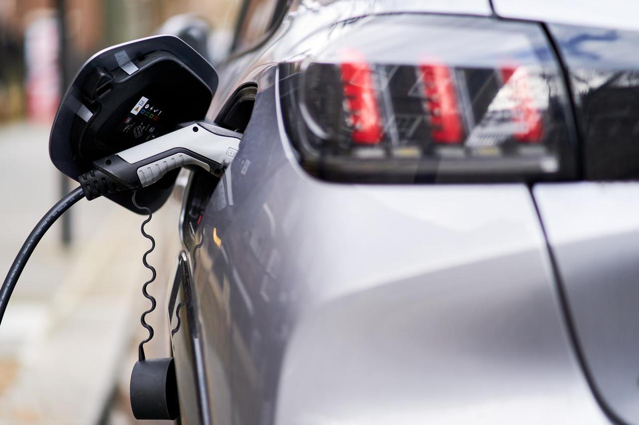 Electric car charging - London