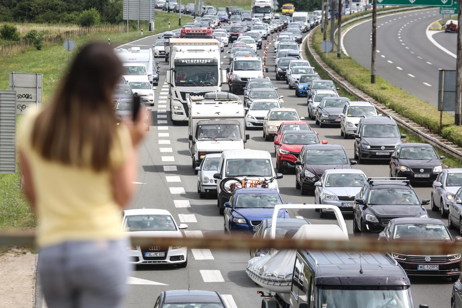 Zagreb: Velike gužve prije naplatne postaje Lučko 