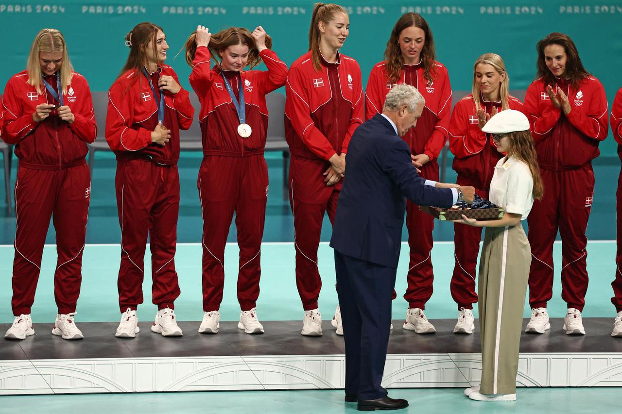 Handball - Women's Victory Ceremony