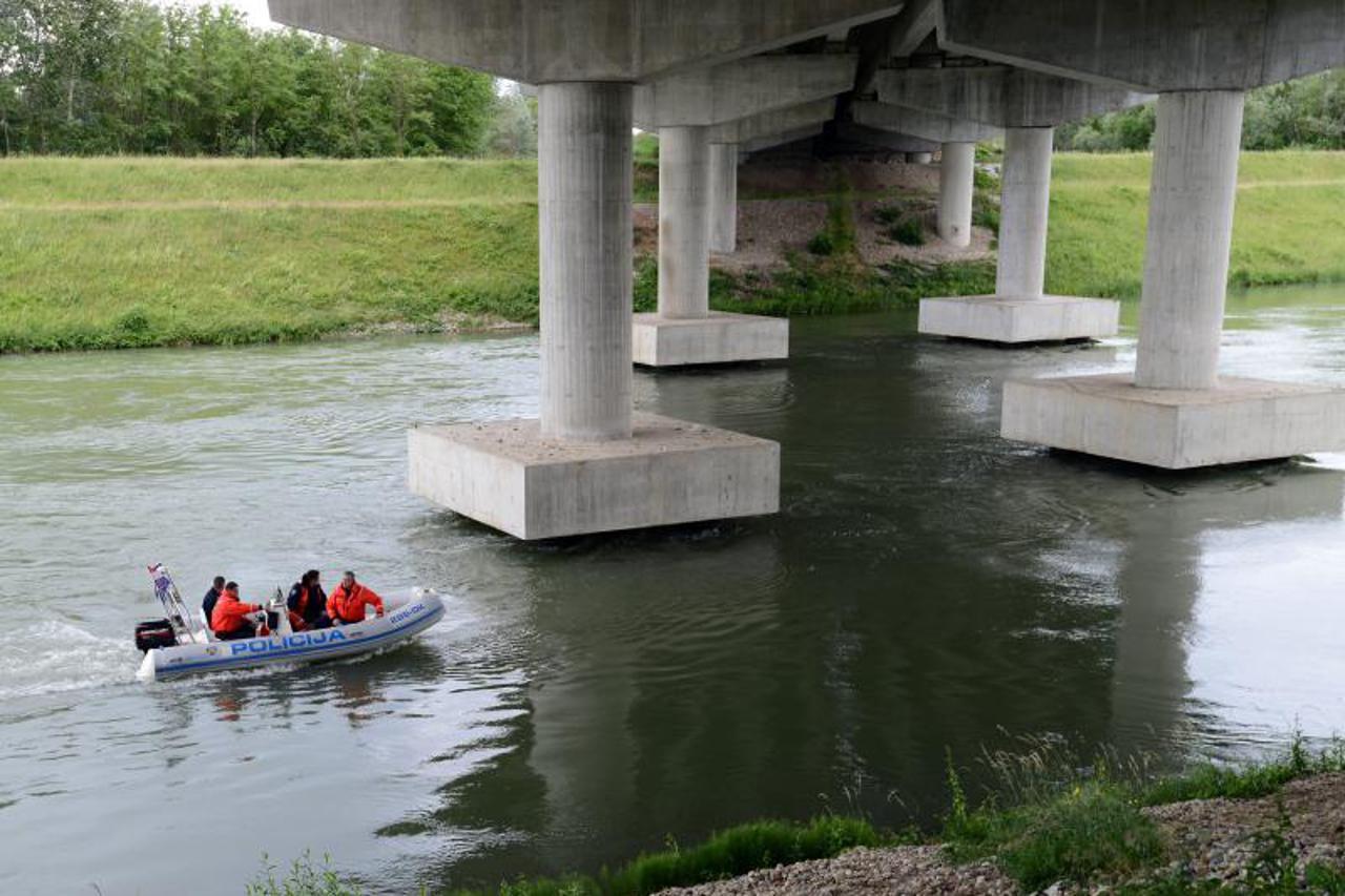 policija,portaga,rijeka,kanal,portal (1)