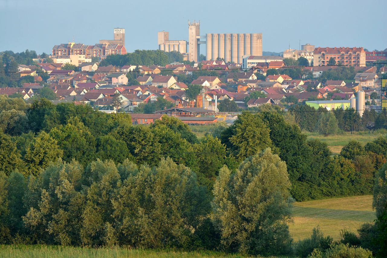 Pogled iz naselja Novoseljani na Bjelovar