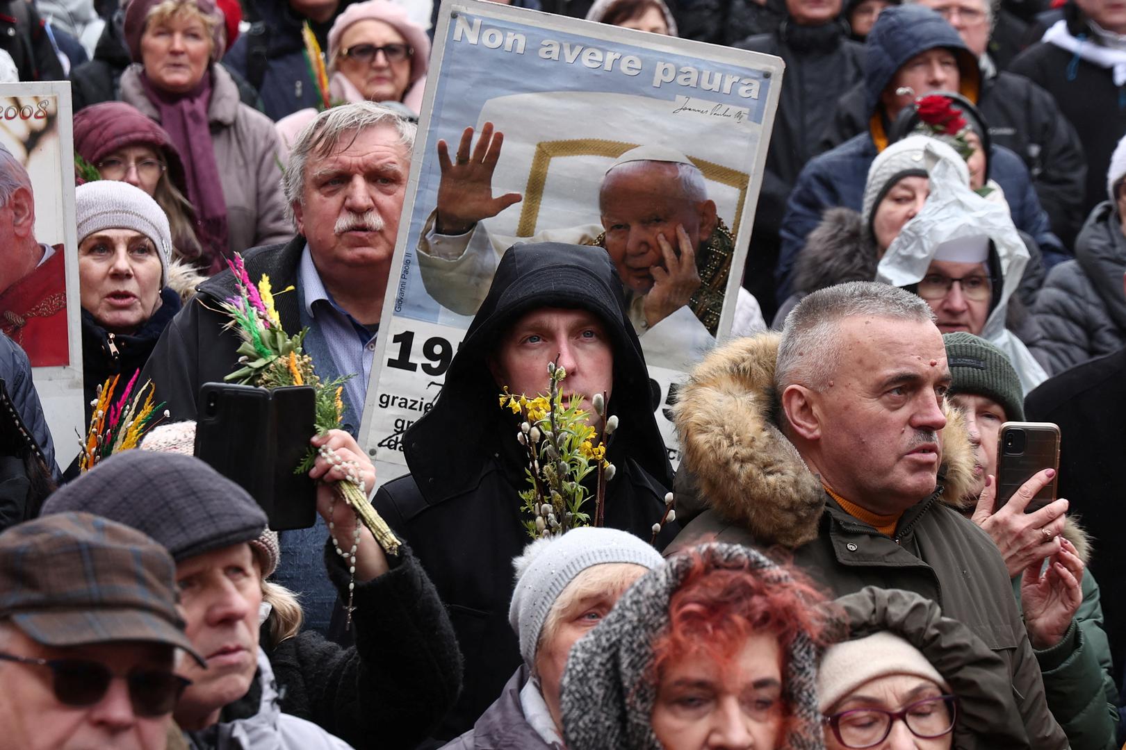 People march in defense of late Pope John Paul II on his death anniversary in Warsaw, Poland, April 2, 2023. REUTERS/Kacper Pempel Photo: KACPER PEMPEL/REUTERS