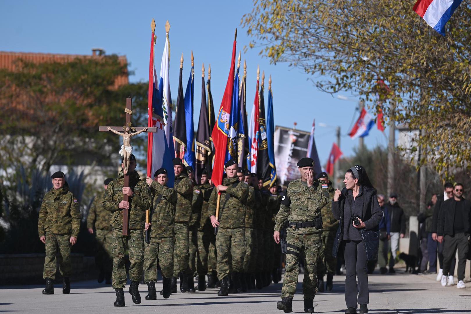 18.11.2023., Skabrnja - Svecanim mimohodom i polaganjem vijenaca na spomen obiljezju masovne grobnice, obiljezava se obljetnica stradavanja branitelja i civila. Photo: Dino Stanin/PIXSELL