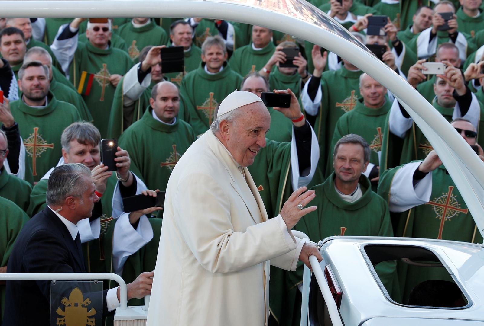 Papa Franjo zbog sporazuma se našao suočen i s kritikama, no pregovori su vođeni i ranije, a ubrzali su se u vrijeme Benedikta XVI.