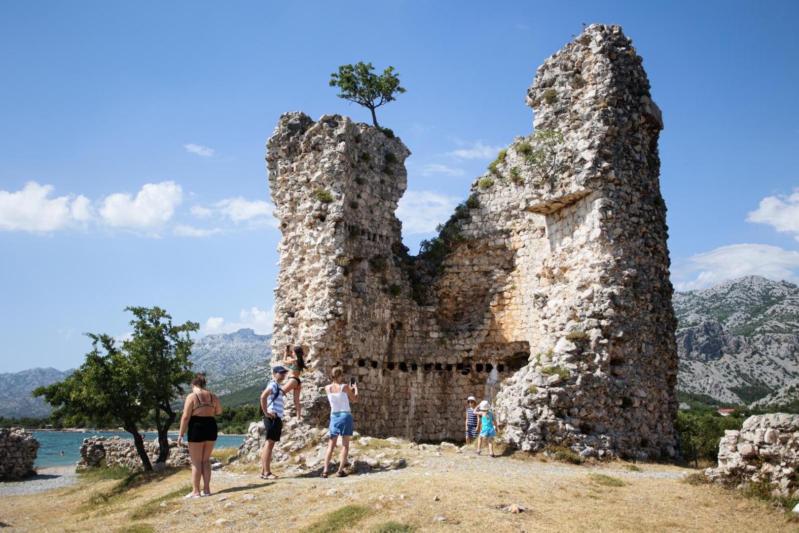 14.07.2021., Starigrad - Turisticka patrola u Starigradu. Photo: Marko Dimic/PIXSELL