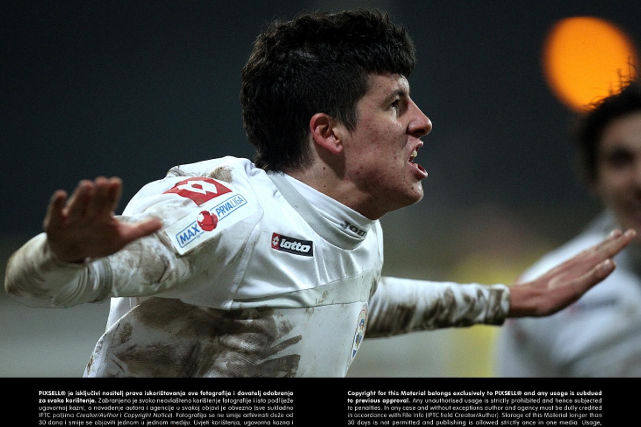 '15.02.2013., Zapresic - 1. MAX TV HNL, 20. kolo, NK Inter Zapresic - NK Zadar. Stipe Perica.  Photo: Goran Stanzl/PIXSELL'