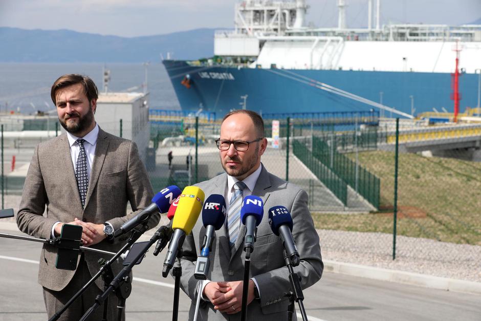 Tomislav Ćorić i Jernej Vrtovec posjetili su LNG terminal u Omišlju