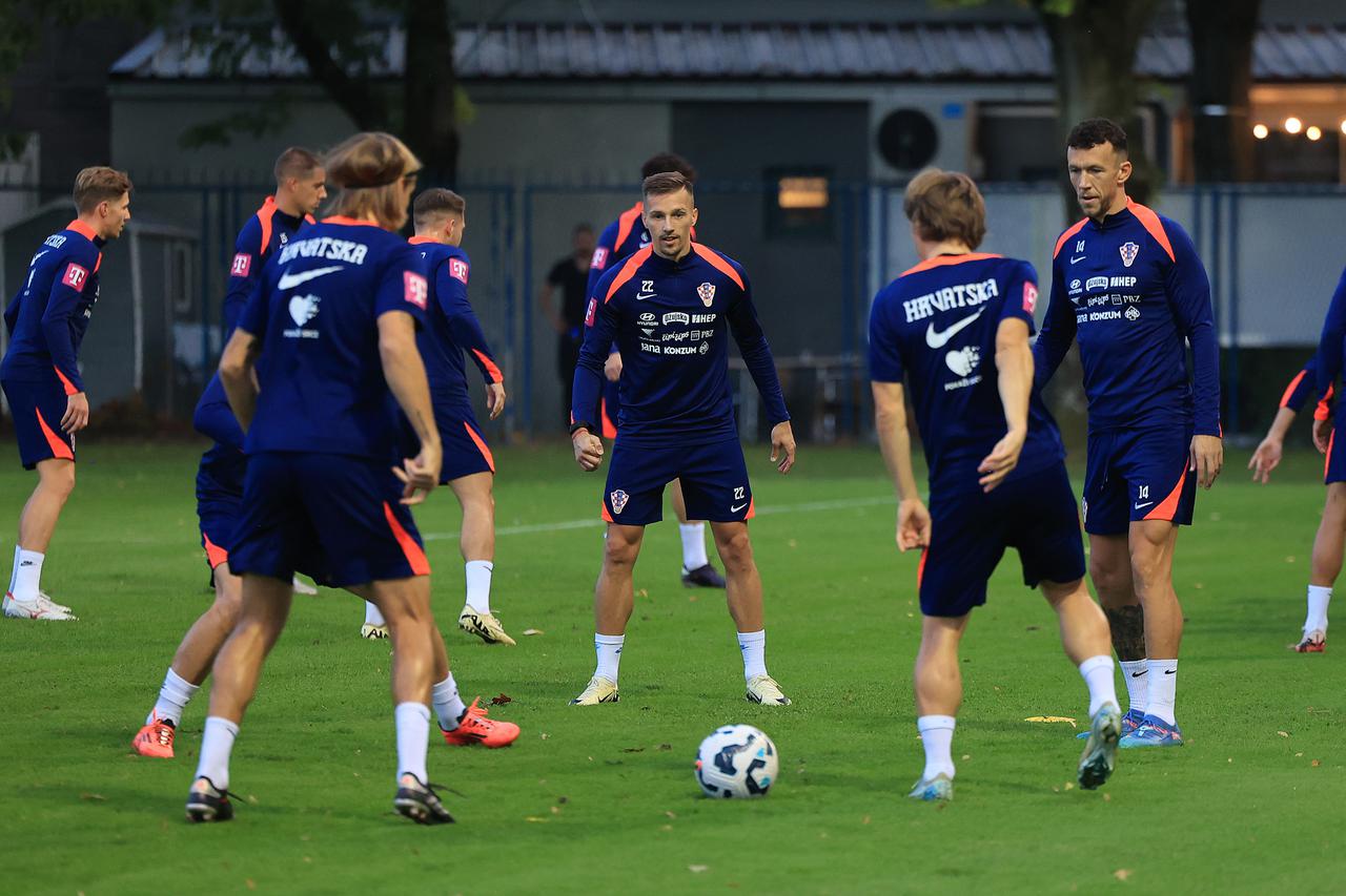 Zagreb: Trening nogometnih reprezentativaca uoči utakmice sa Škotskom