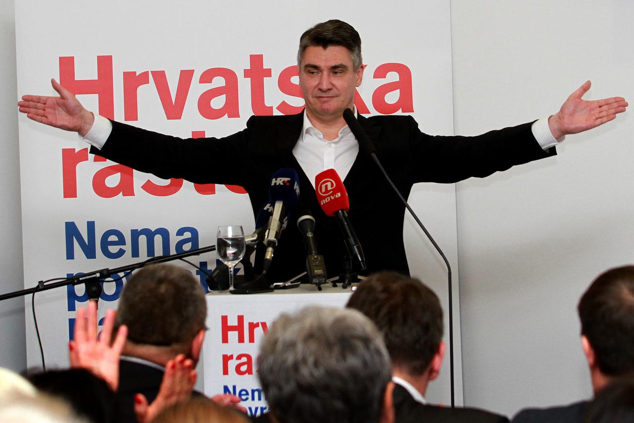 03.10.2015., Makarska - U Hotelu Park odrzan skup Socijaldemokratske partije Hrvatske. Zoran Milanovic.  Photo: Miranda Cikotic/PIXSELL