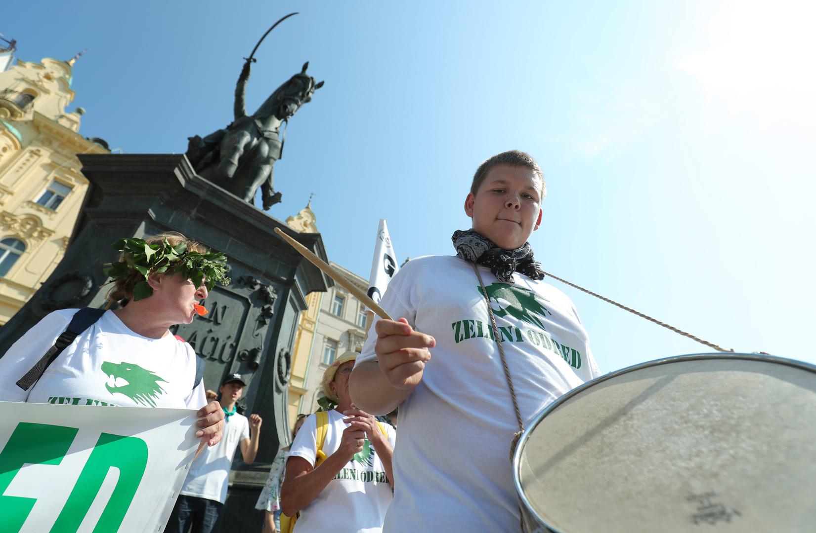 Gradskim su zastupnicima najavili urudžbiranje decidiranih pitanja vezanih uz nezakonito gospodarenje gotovo svim resursima na Medvednici.