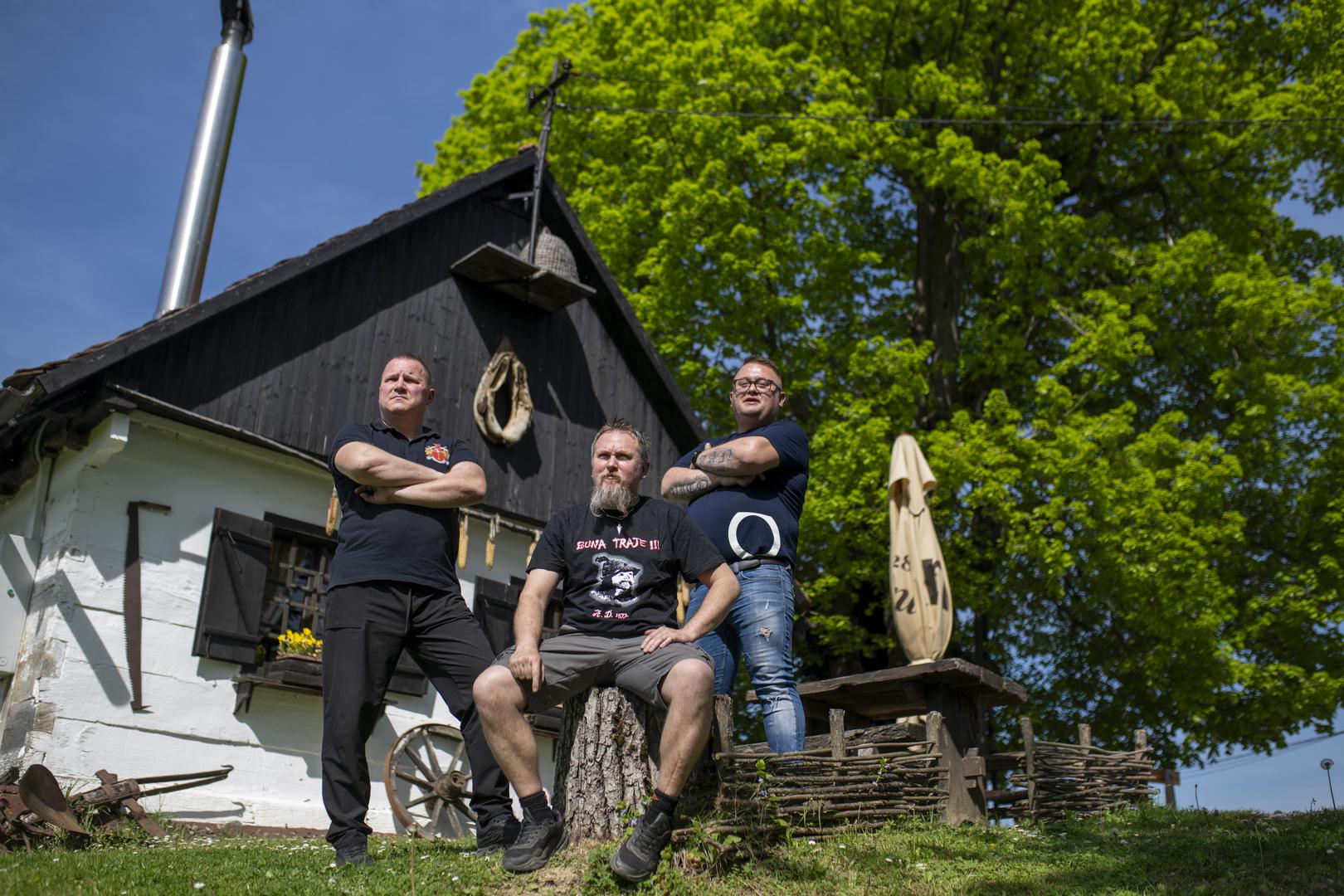 Čuvari baštine: Ivan Štefek, predsjednik Družbe vitezova zlatnog kaleža, Igor Frajtag koji je
utjelovio lik Matije Gupca u uprizorenju povijesne bitke kod Stubice i Mario Tučkar, ugostitelj iz
Donje Podgore
