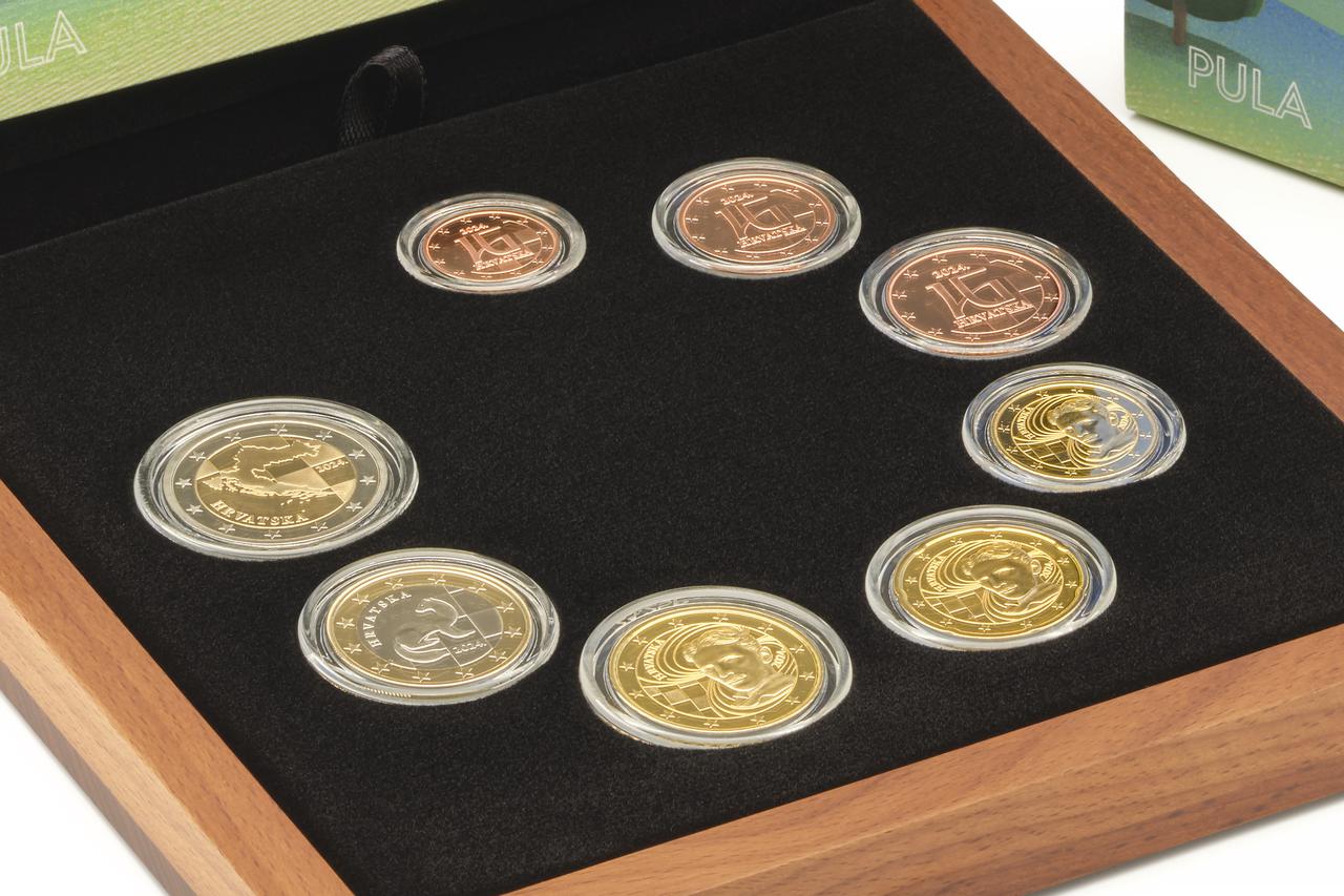 Službeni set euro kovanica iz Hrvatske kovnice novca: Pula