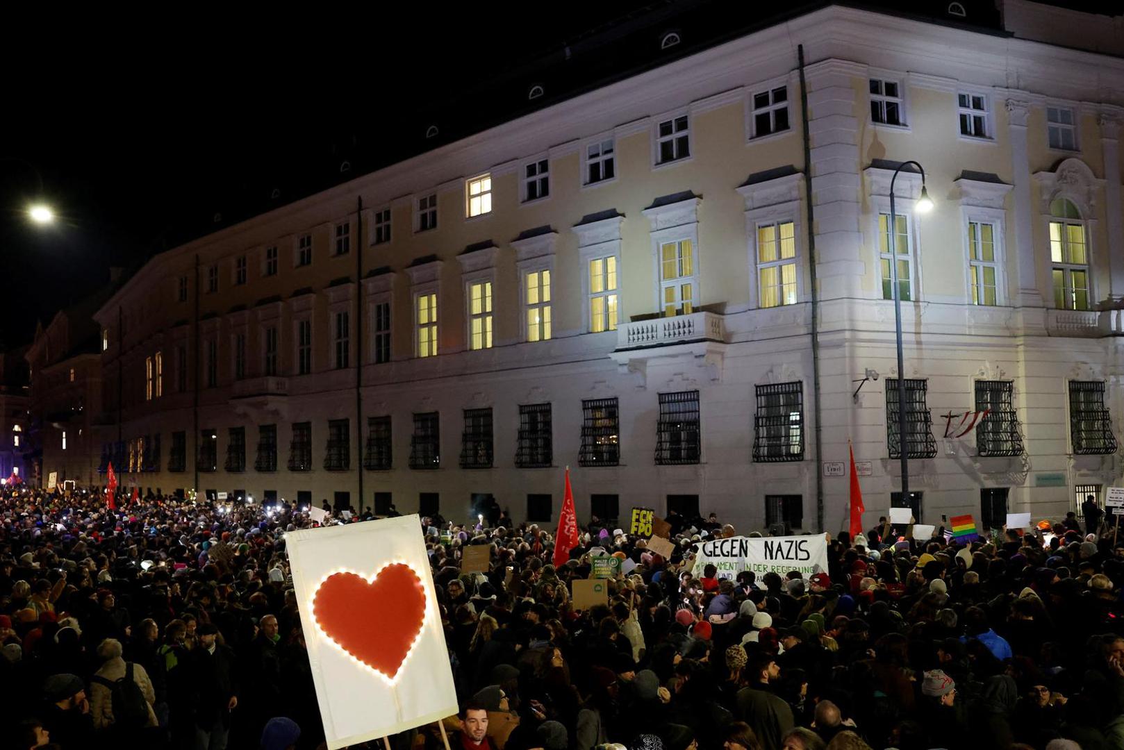 Protesters demonstrate against far-right Freedom Party (FPO) in Vienna, Austria, January 9, 2025. REUTERS/Lisa Leutner Photo: LISA LEUTNER/REUTERS