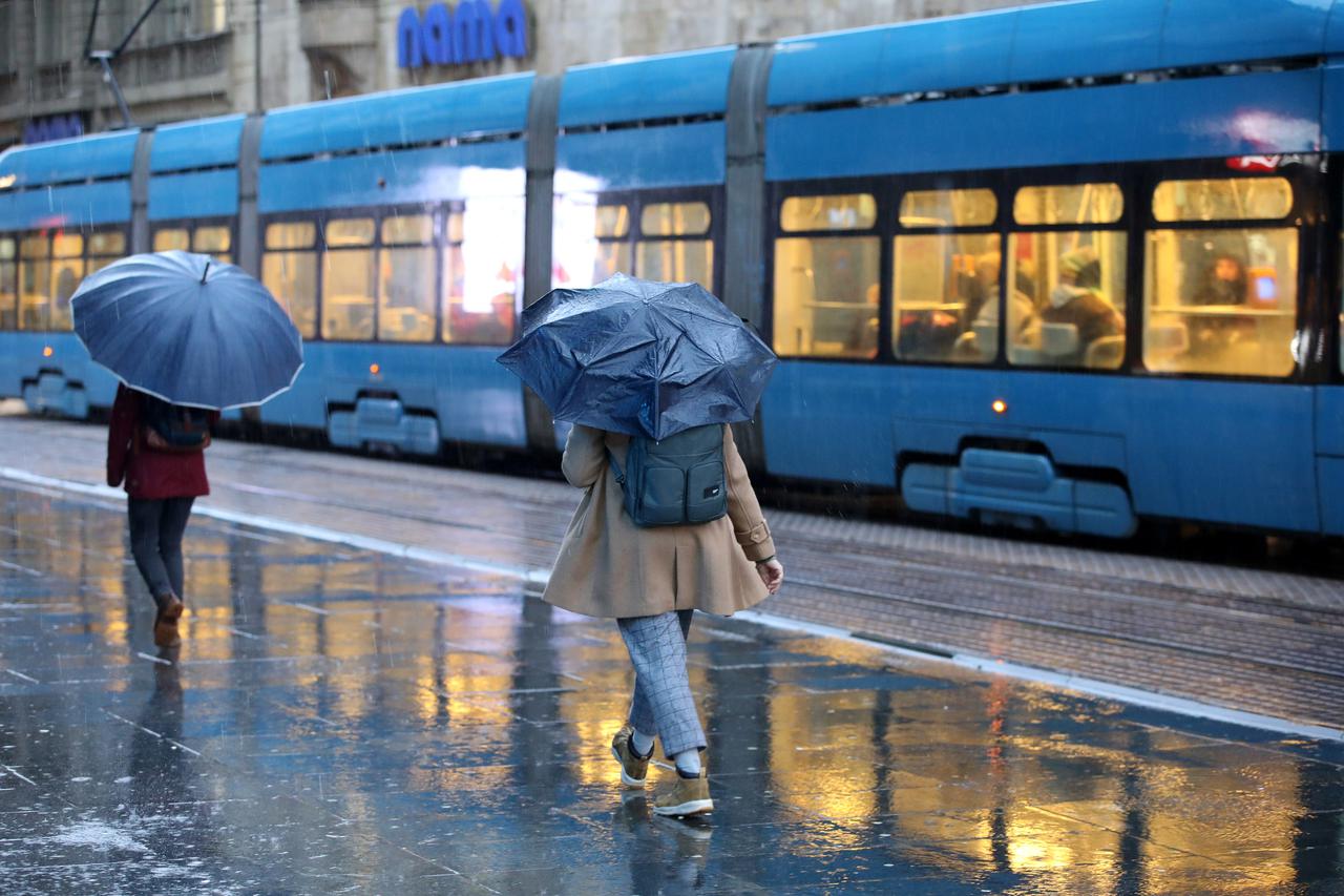 Zagreb: Kisa zamijenila snijeg