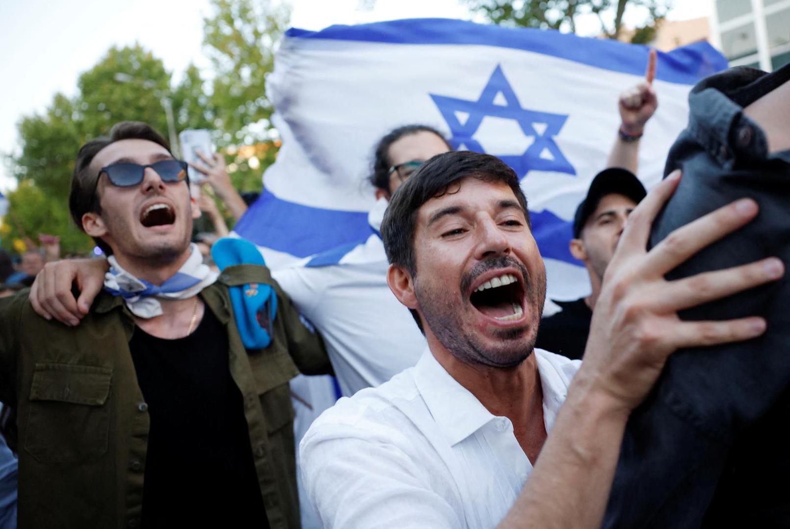 Demonstrators protest in support of Israel outside the Israel embassy in Madrid, Spain, October 10, 2023. REUTERS/Juan Medina Photo: JUAN MEDINA/REUTERS