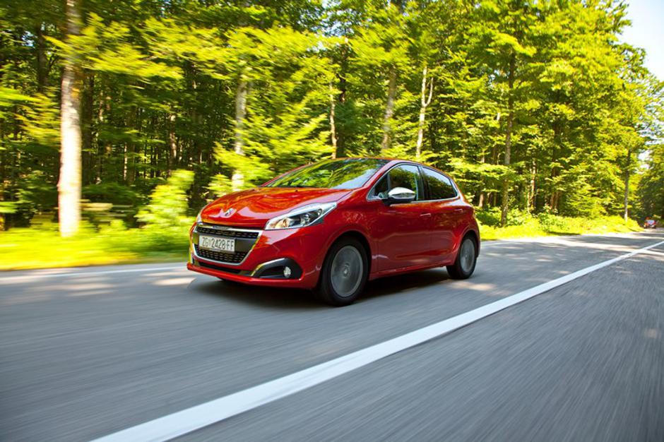 Peugeot 208 i 2008