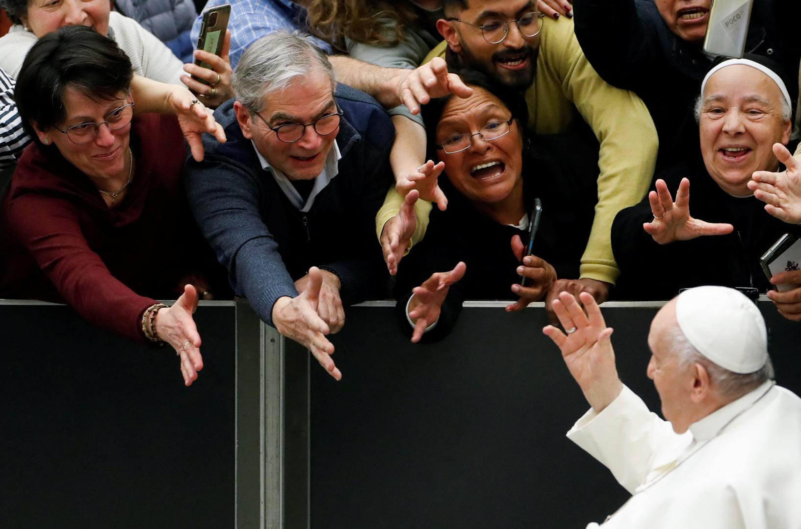 Pope Francis gestures as he leaves the weekly general audience at the Vatican, February 22, 2023. REUTERS/Remo Casilli Photo: REMO CASILLI/REUTERS