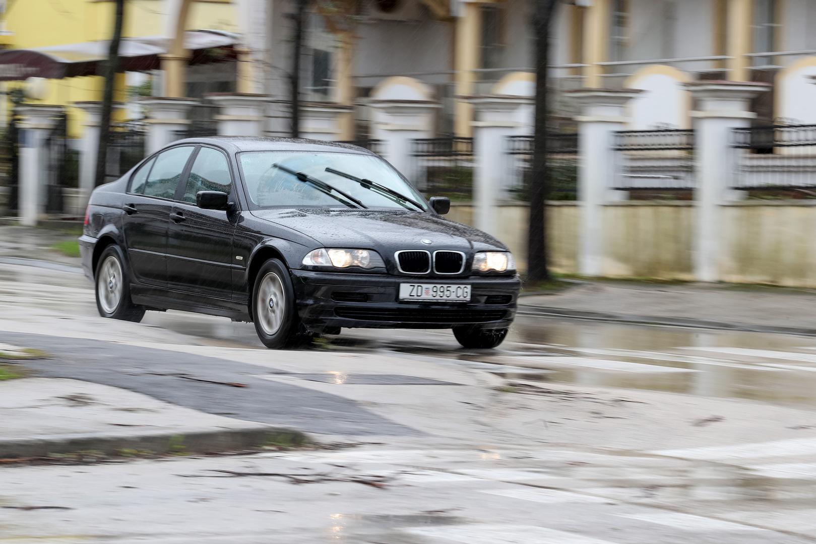 11.03.2024., Zadar - U Zadru je palo 164 litre kise po cetvronom metru u zadnja 24 sata. To predstavlja rekordnu kolicinu na toj mjernoj postaji u ozujku otkad postoje mjerenja. Do sad je evidentirana 21 tehnicka intervencija, u tijeku ih je 12, a nove dojave gradjana neprestano stizu. Photo: Sime Zelic/PIXSELL