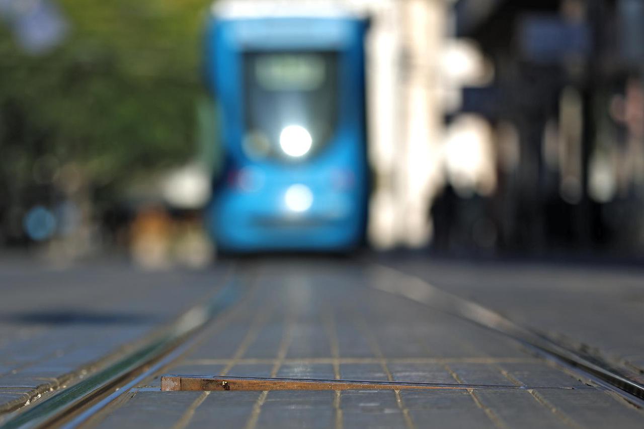 Tramvajska pruga i obloge u centru grada i šire u lošem su stanju