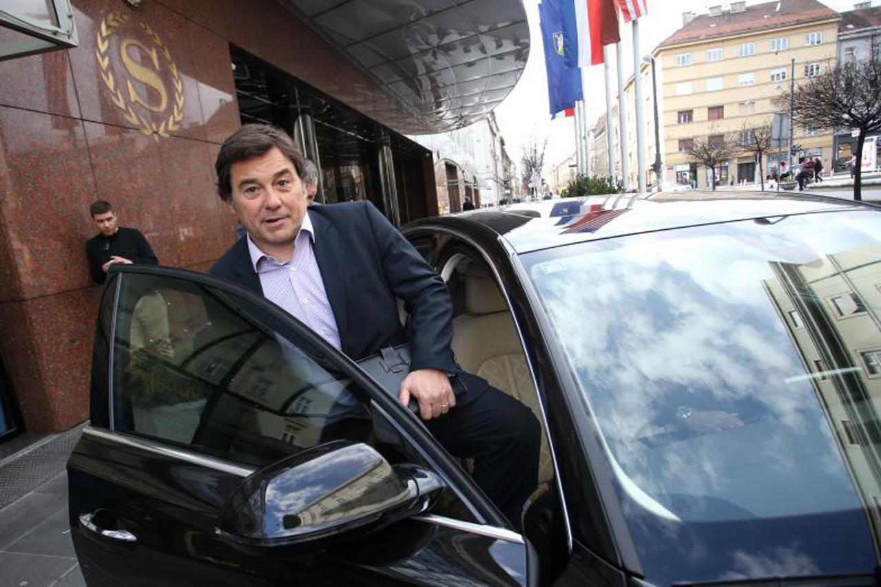 Raul Sanllehi