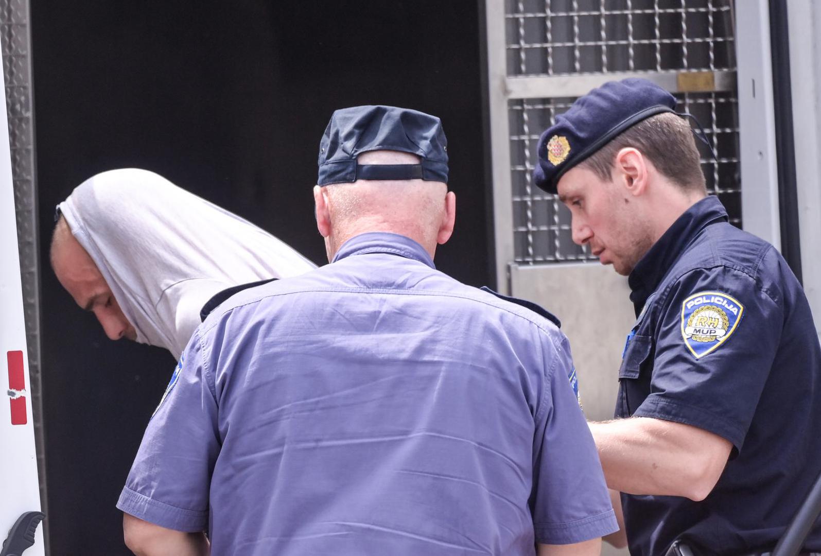 23.05.2022., Zagreb, - U tijeku je ispitivanje navijaca nakon nereda na autocesti A1 kod Desinca. Dio navijaca doveden je na Zupanijski sud u Velikoj Gorici. Photo: Igor Soban/PIXSELL