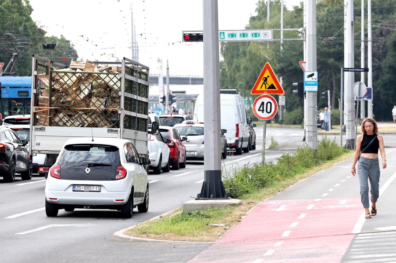 Zagreb: Počeli radovi na križanju Držićeve i Vukovarske, promet se odvija otežano