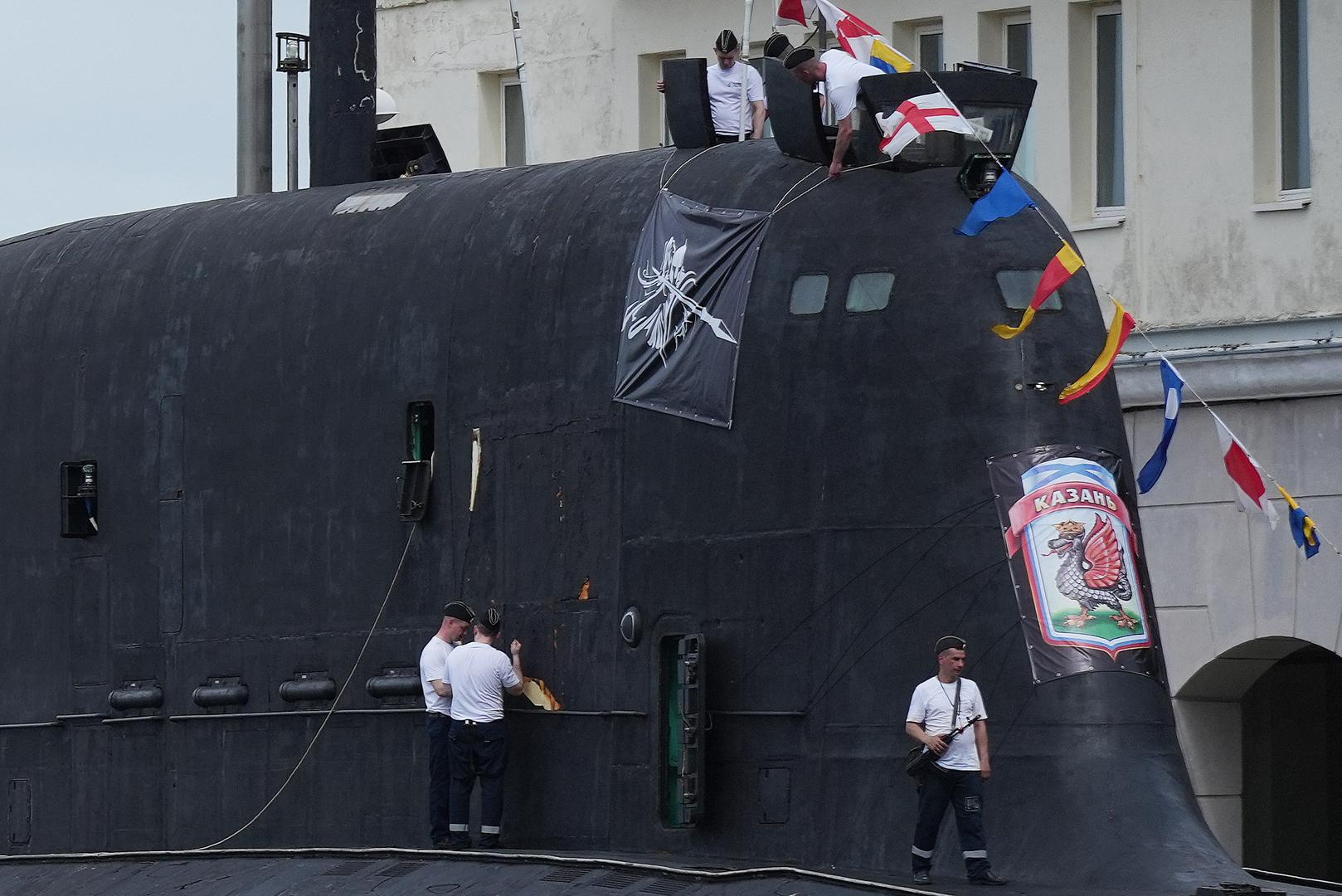 Crew members work on the Russian nuclear-powered cruise missile submarine Kazan docked in Havana’s Bay, Cuba, June 12, 2024. REUTERS/Alexandre Meneghini Photo: ALEXANDRE MENEGHINI/REUTERS