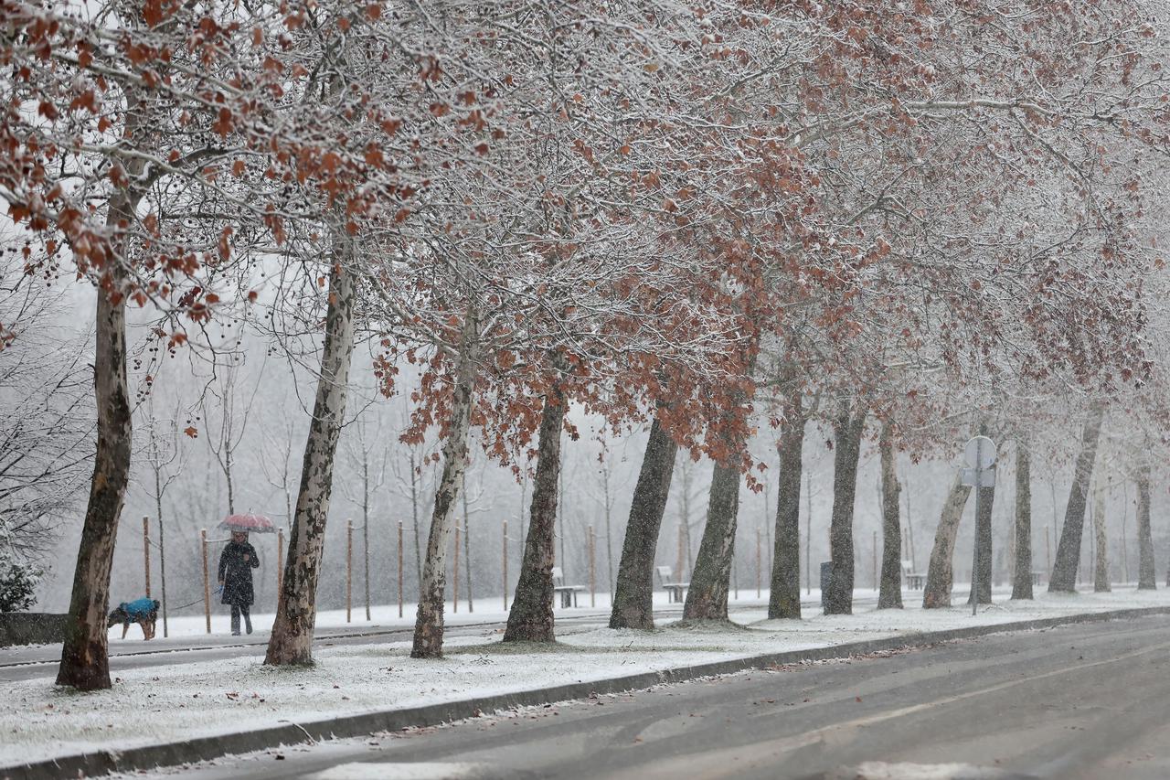 Snijeg zabijelio Zagreb