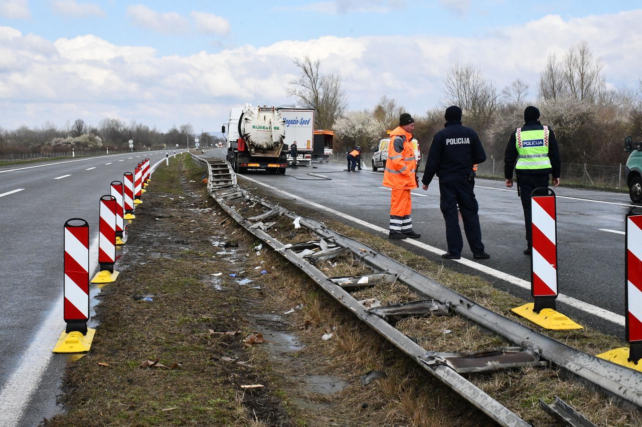 Četvero ljudi je poginulo u prevrtanju kamiona kod Okučana