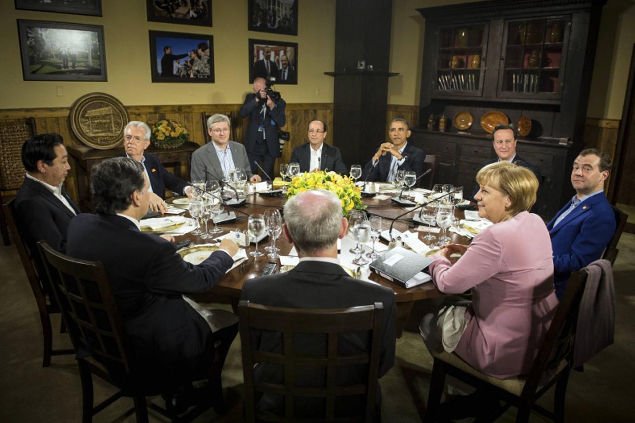 'Japan\'s Prime Minister Yoshihiko Noda (L-R), Italy\'s Premier Mario Monti, Canada\'s Prime Minister Stephen Harper, French President Francois Hollande, U.S. President Barack Obama, Britain\'s Prime 