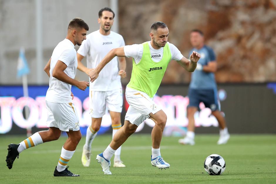 Zagrijavanje nogometaša Rijeke i Djurgardensa uoči početka utakmice 2. pretkola UEFA Konferencijske lige