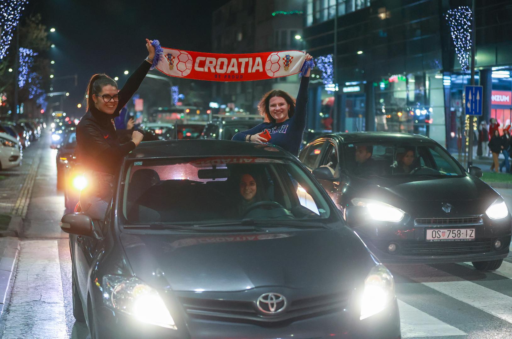 17.12.2022., Osijek - Slavlje na osječkim ulicama nakon osvojene bronce na Svjetskom prvenstvu u Kataru. Photo: Davor Javorovic/PIXSELL