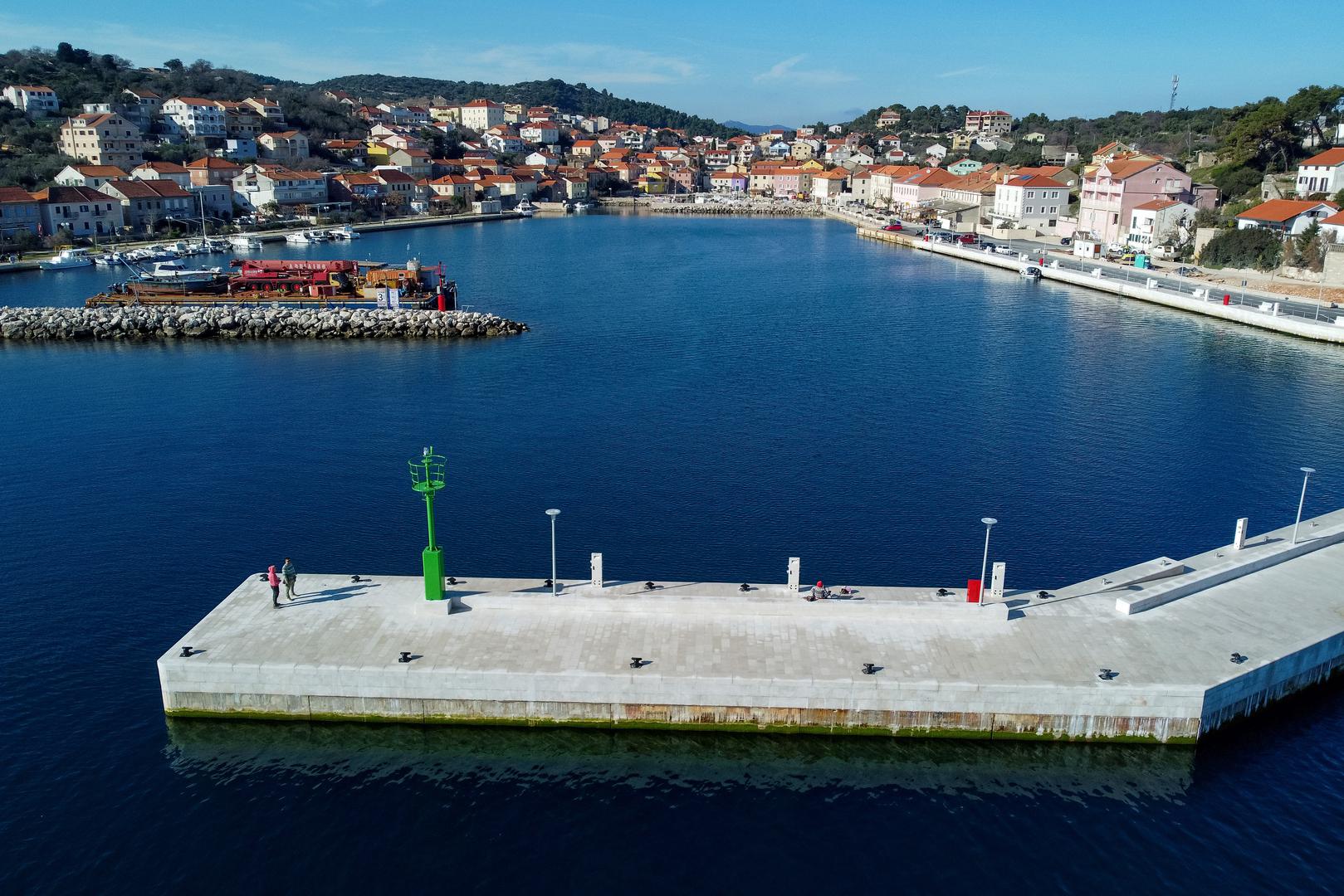 Rezultat je to velikog projekta Županijske lučke uprave Zadar čija ukupna vrijednost iznosi više od 12 milijuna eura. Veći dio sredstava, čak 85 posto, osigurano je iz Kohezijskog fonda Europske unije, dok je preostalih 15 posto financiralo Ministarstvo mora, prometa i infrastrukture.