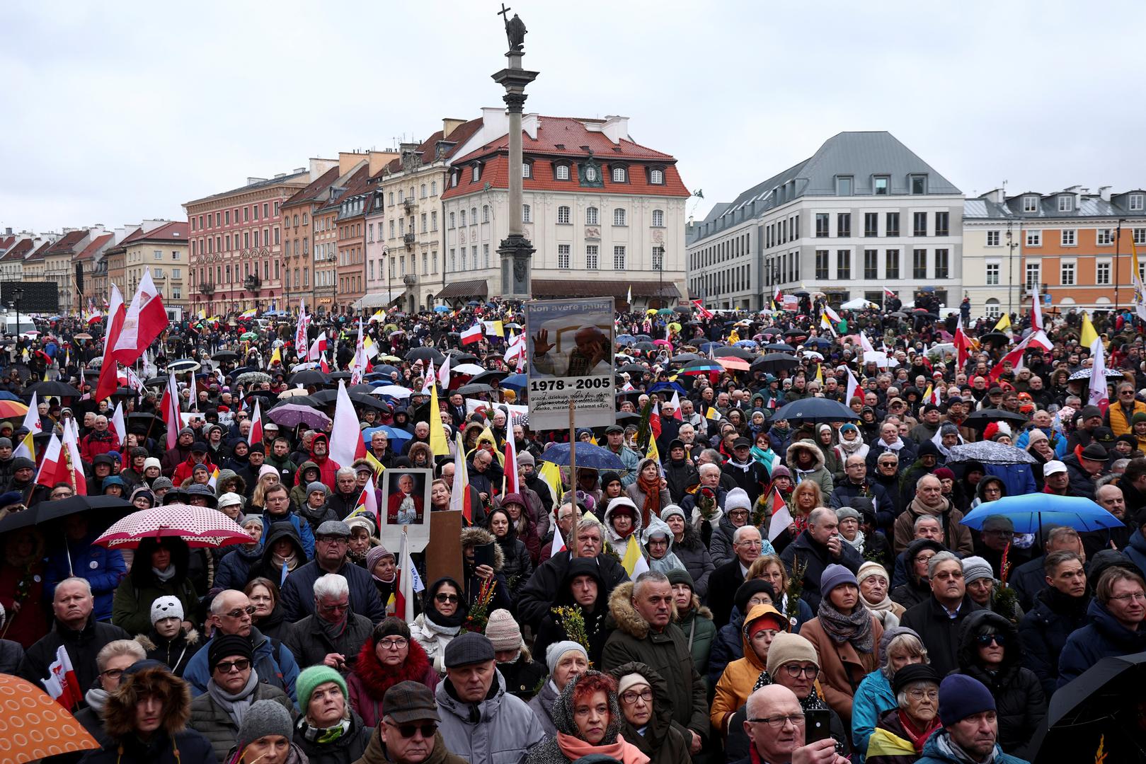 People march in defense of late Pope John Paul II on his death anniversary in Warsaw, Poland, April 2, 2023. REUTERS/Kacper Pempel Photo: KACPER PEMPEL/REUTERS