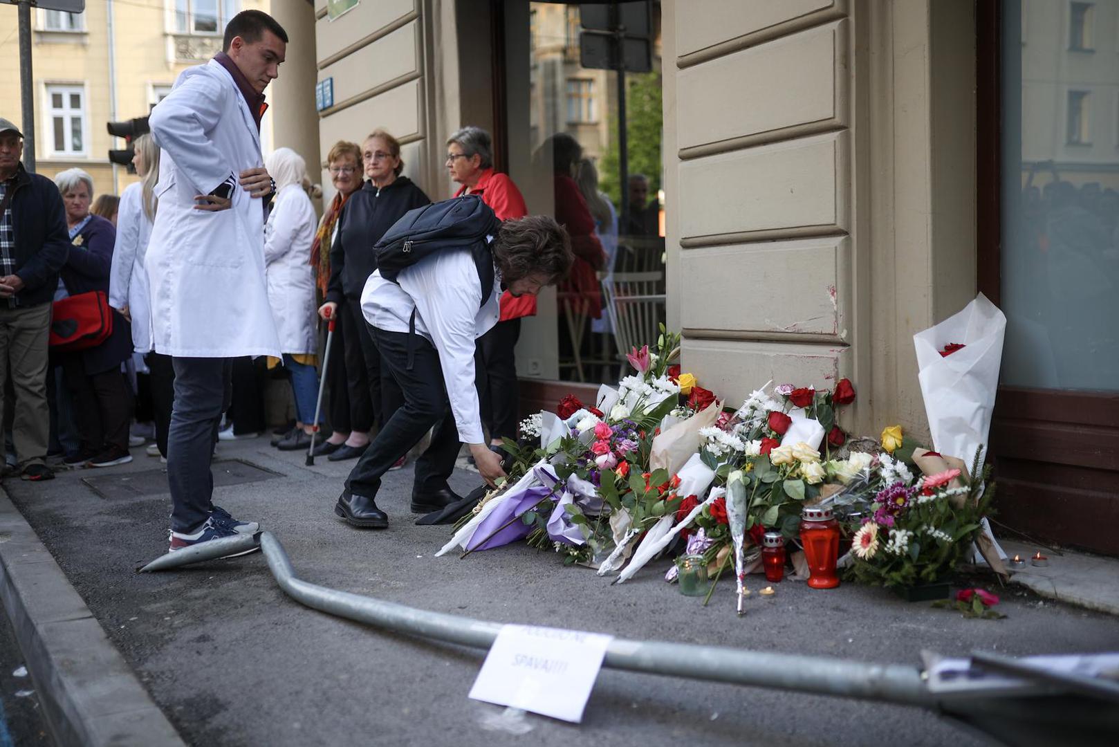 28.05.2023., Sarajevo, Bosna i Hercegovina - Nakon sto je u petak navecer u tragicnoj saobracajnoj nesreci ubijena mlada doktorica Azra Spahic, gradjani Sarajeva su odlucili odati joj pocast prosvjednim okupljanjem na mjestu nesrece.

 Photo: Armin Durgut/PIXSELL