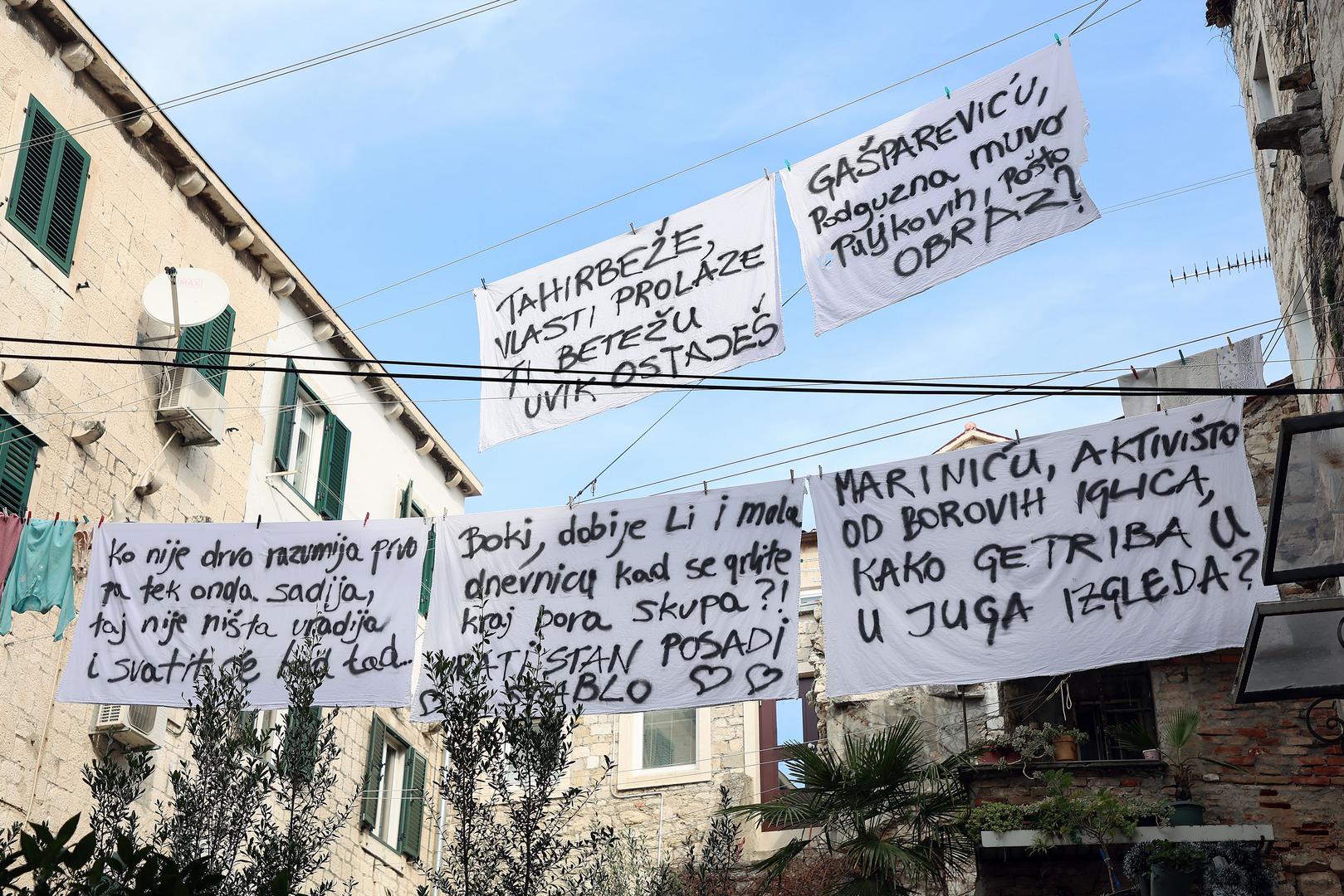 Na meti vandala nije se našao sam splitski gradonačelnik Ivica Puljak, no zato jesu njegovi suradnici Bojan Ivošević, Siniša Gašparević, Srđan Marinić te Gordan Tahirbegović. 

