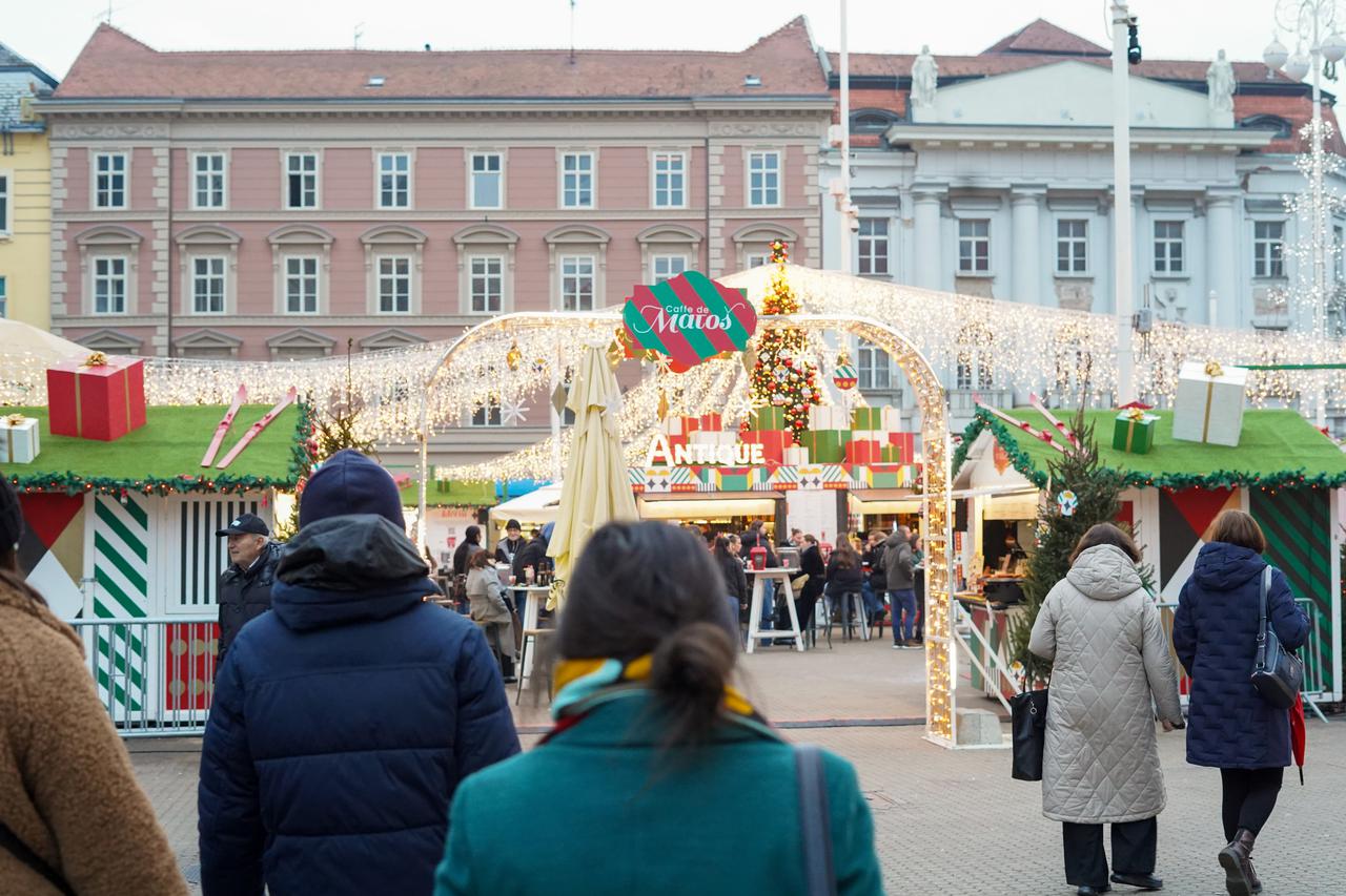 Božićni ugođaj na Adventu u Zagrebu