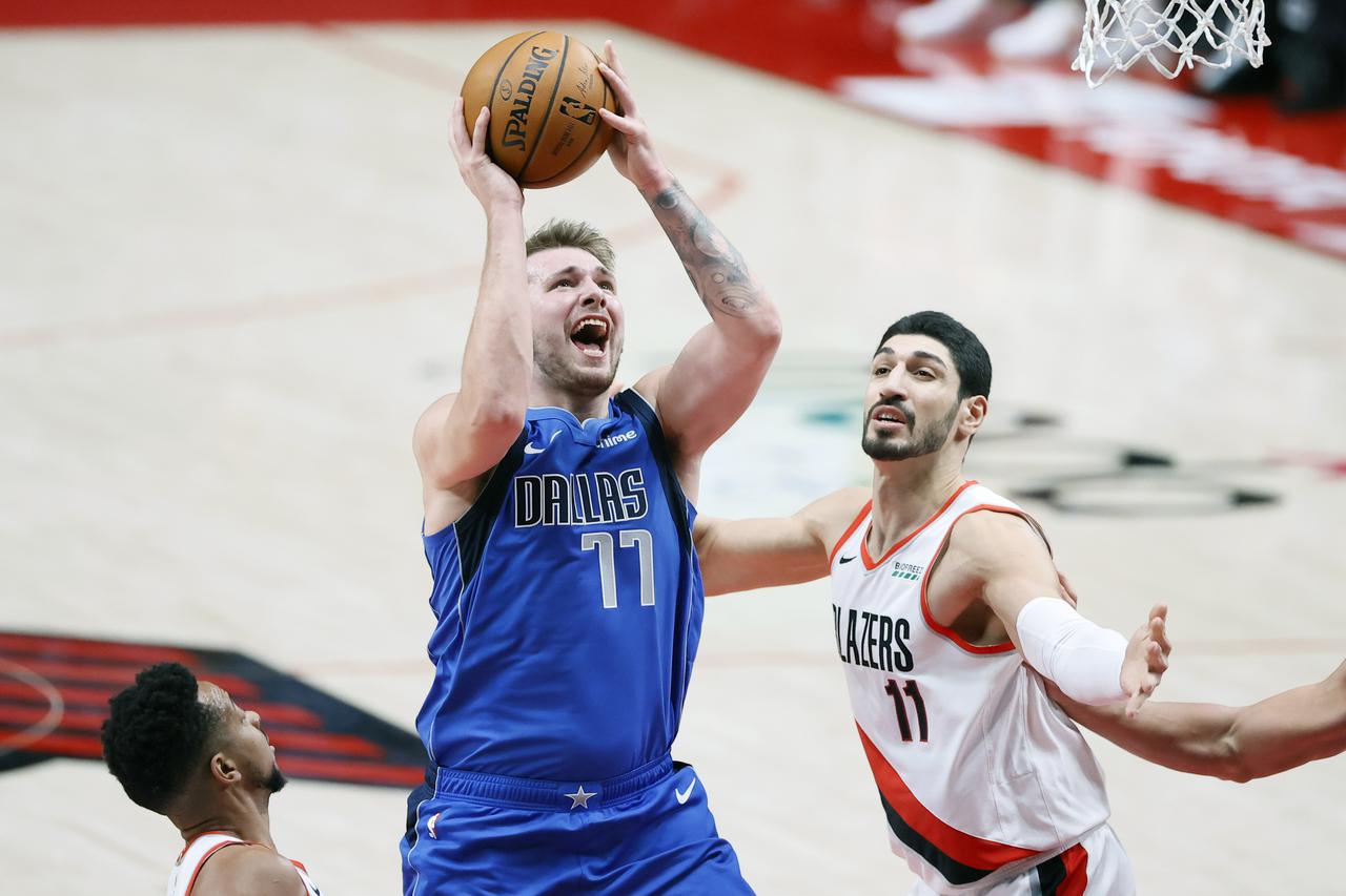 NBA: Dallas Mavericks at Portland Trail Blazers