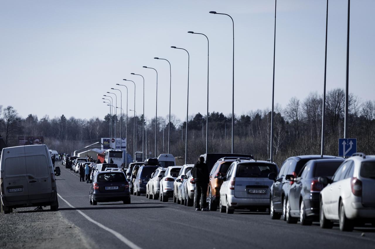 Lavovska oblast: Ukrajinci koji se nalaze u Yavorivu i pokušavaju što brže otići u Poljsku