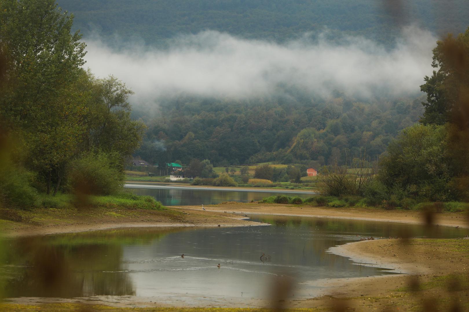 12.09.2024.,Ogulin - Najavljena promjena vremena zahvatila je Ogulin. Kisa, zahladenje i niski oblaci okovali su grad pod Klekom. Photo: Kristina Stedul Fabac/PIXSELL