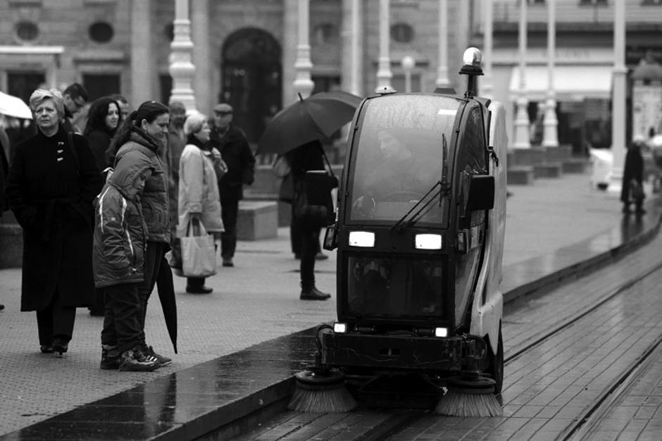 Zagrebačke priče: Raditi na cesti