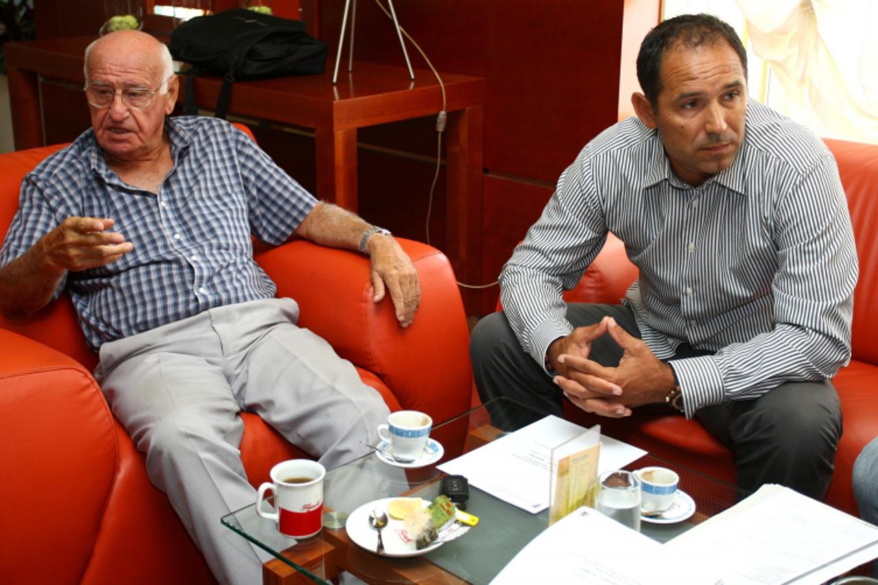 '29.08.2010., Zagreb - Okupljanje mlade reprezentacije U-21 u hotelu Laguna.Vlatko Markovic, Drazen Ladic. Photo: Igor Kralj/PIXSELL'