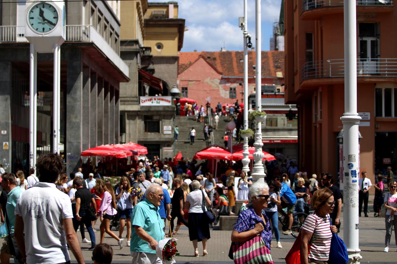 Gradska svakodnevnica tijekom subotnjeg prijepodneva u Zagrebu