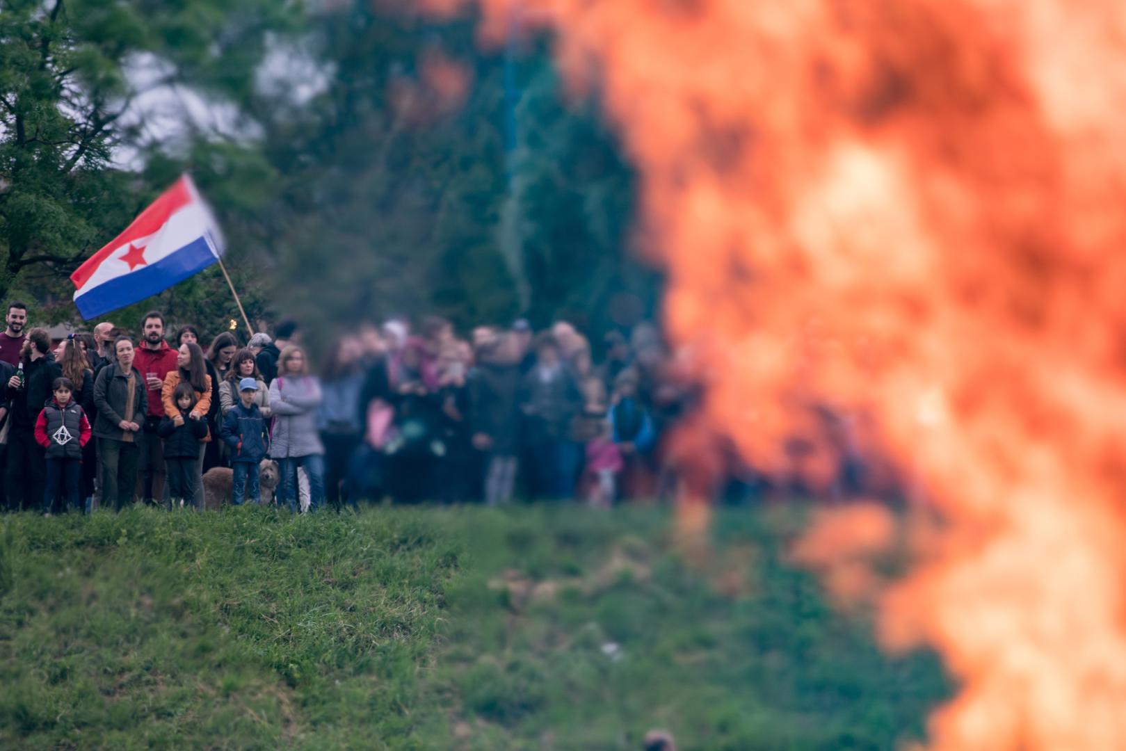 Paljenje Trnjanskih kresova u povodu 74. obljetnice oslobodjenja Zagreba na nasipu kod mosta Slobode. 