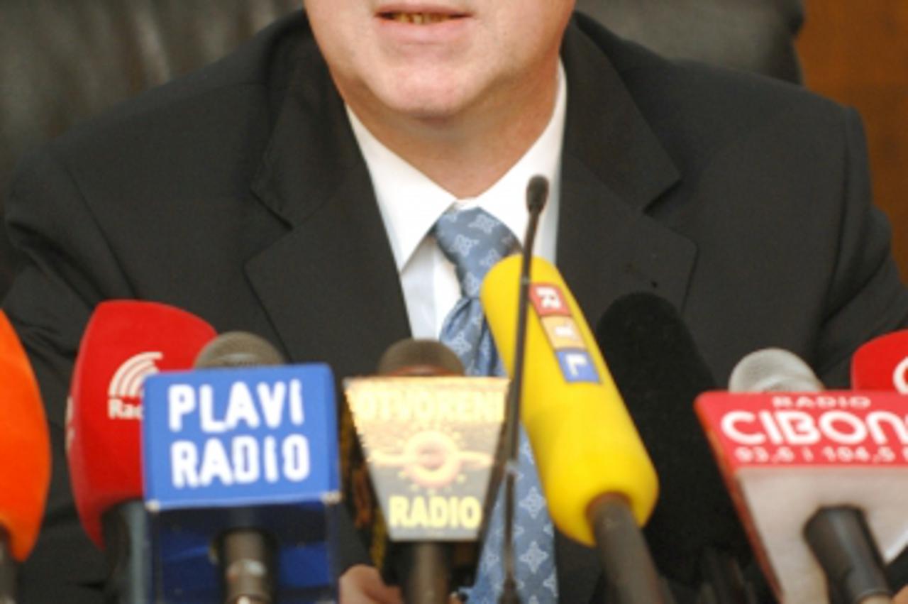 '10.01.2010. Zagreb - Cekanje prvih izbornih rezultata drugog kruga predsjednickih izbora u DIP-u, Drzavnom izbornom povjerenstvu.Branko Hrvatin Photo: Davor Visnjic/PIXSELL'